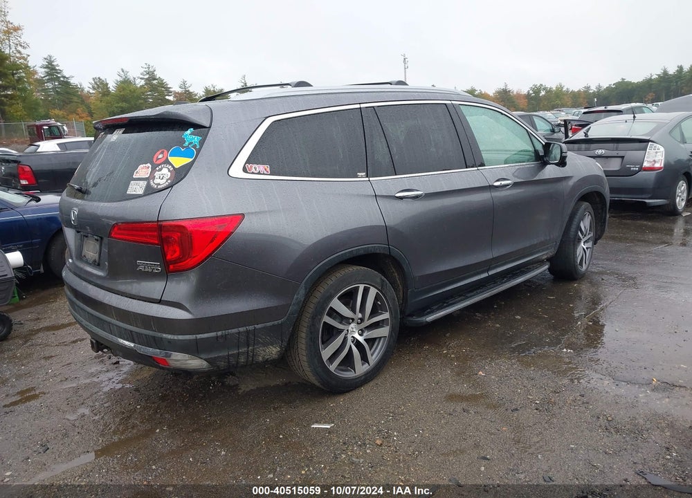 2017 HONDA PILOT TOURING VIN: 5FNYF6H9XHB019255