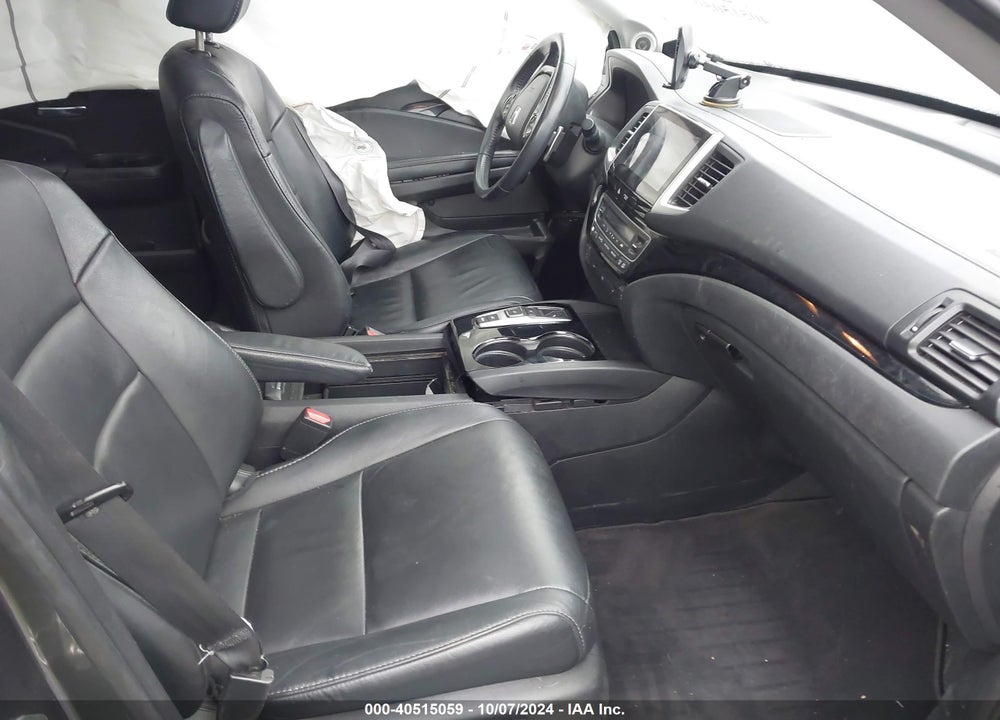 2017 HONDA PILOT TOURING VIN: 5FNYF6H9XHB019255