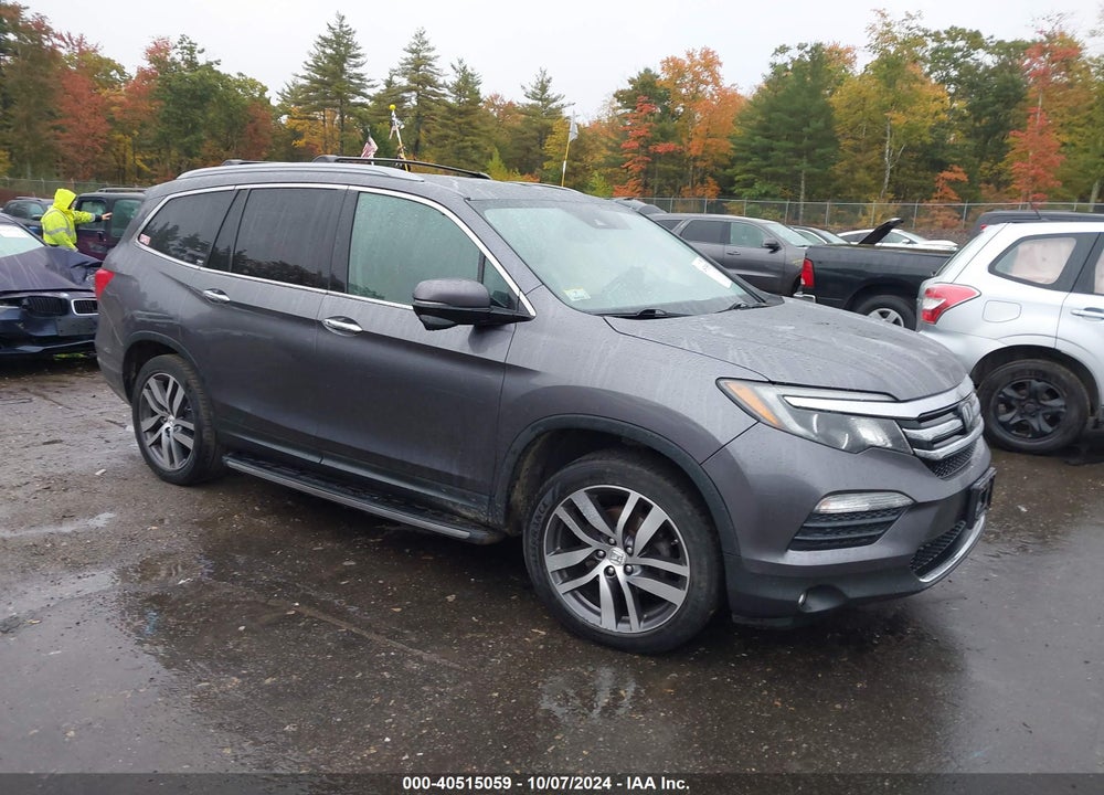2017 HONDA PILOT TOURING VIN: 5FNYF6H9XHB019255