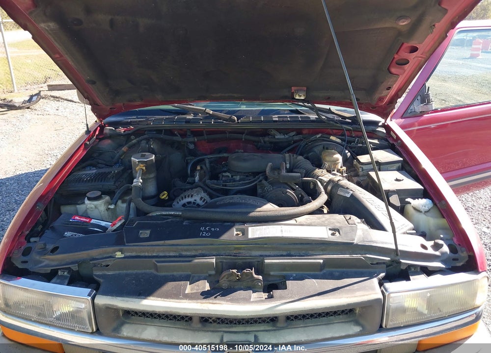 2000 CHEVROLET BLAZER LS VIN: 1GNDT13W9Y2268647