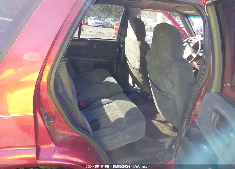 2000 CHEVROLET BLAZER LS VIN: 1GNDT13W9Y2268647