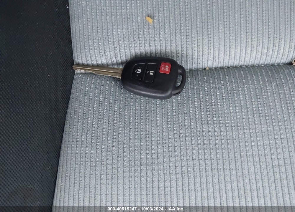 2015 TOYOTA PRIUS C TWO VIN: JTDKDTB34F1585531