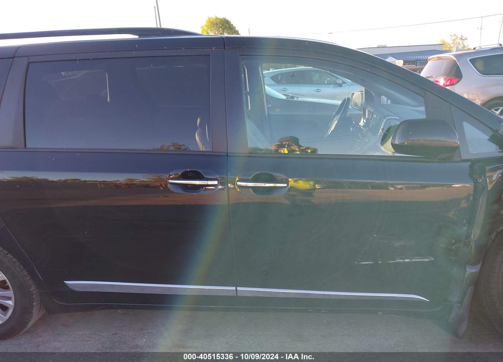 2015 TOYOTA SIENNA XLE 8 PASSENGER VIN: 5TDYK3DC6FS680074