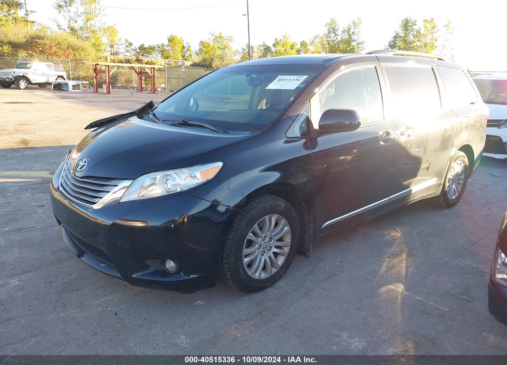2015 TOYOTA SIENNA XLE 8 PASSENGER VIN: 5TDYK3DC6FS680074