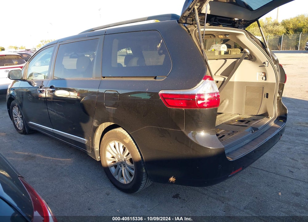 2015 TOYOTA SIENNA XLE 8 PASSENGER VIN: 5TDYK3DC6FS680074