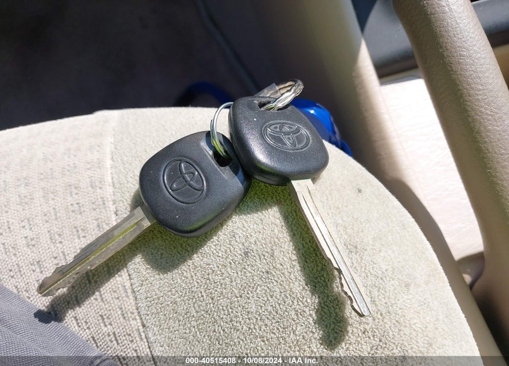 2005 TOYOTA COROLLA CE VIN: 1NXBR32E05Z565370