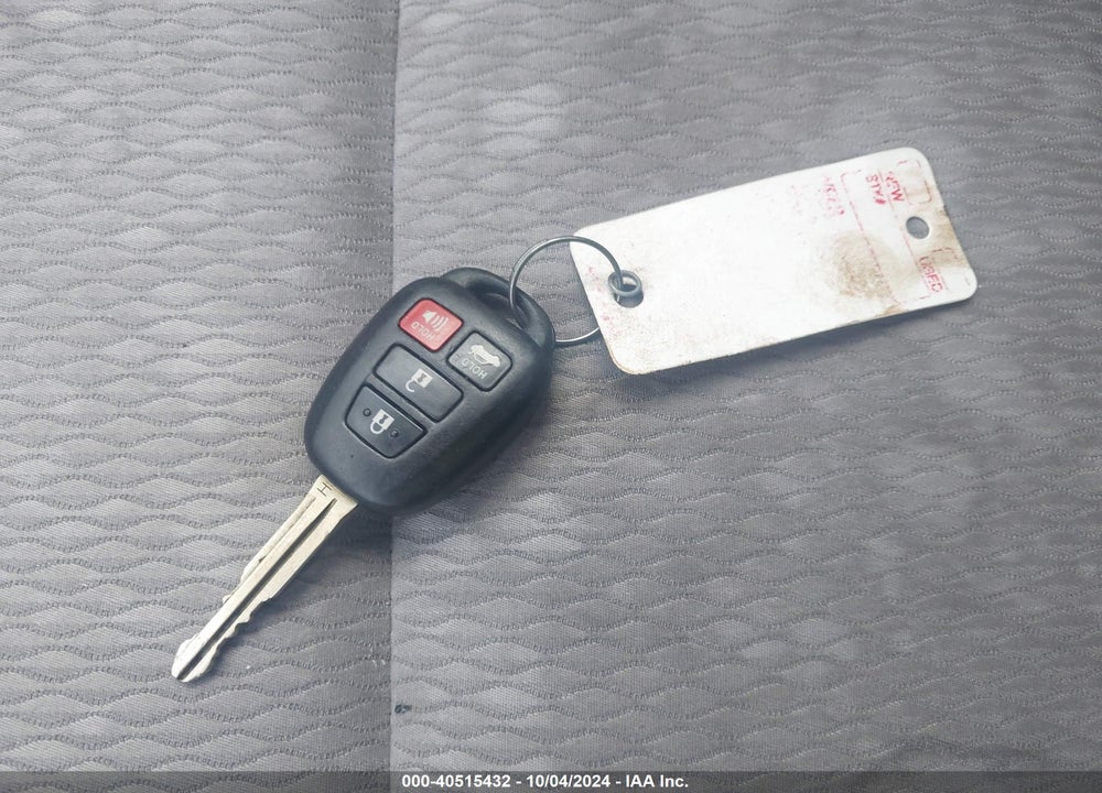 2015 TOYOTA COROLLA LE VIN: 2T1BURHE5FC353012