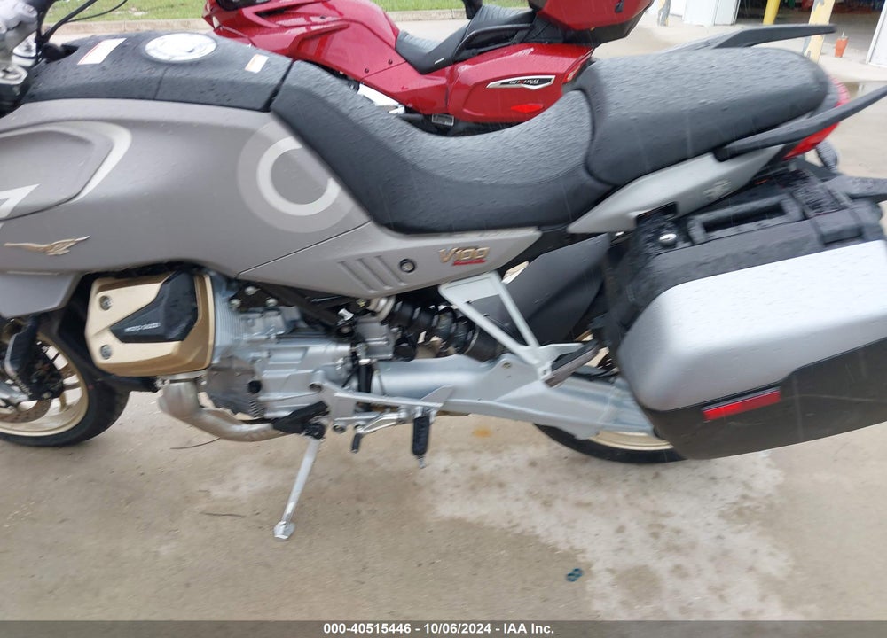 2023 MOTO GUZZI V100 MANDELLO AVIAZIONE NAVALE VIN: ZGUMGUA18PM000100