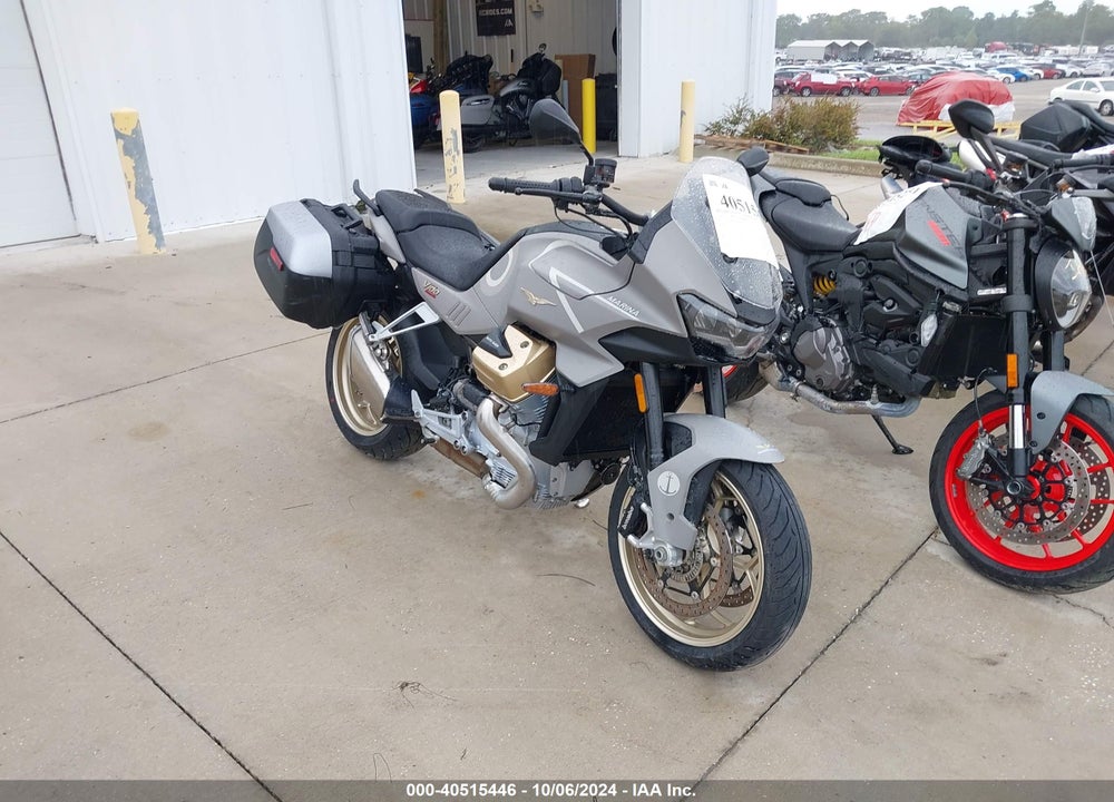 2023 MOTO GUZZI V100 MANDELLO AVIAZIONE NAVALE VIN: ZGUMGUA18PM000100