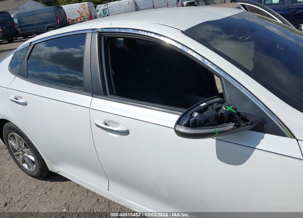 2017 KIA OPTIMA LX VIN: KNAGT4L36H5138009