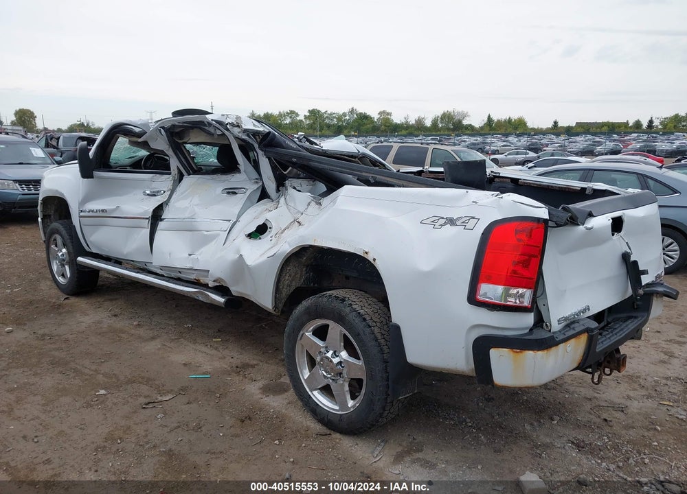 2014 GMC SIERRA 2500HD DENALI VIN: 1GT125E8XEF170297