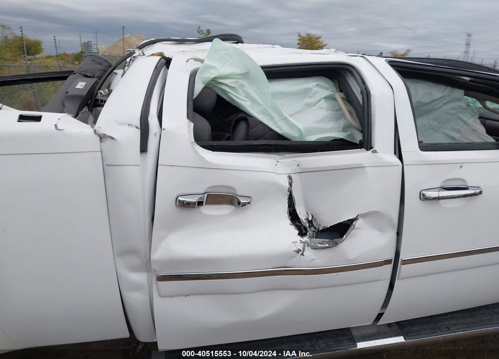 2014 GMC SIERRA 2500HD DENALI VIN: 1GT125E8XEF170297