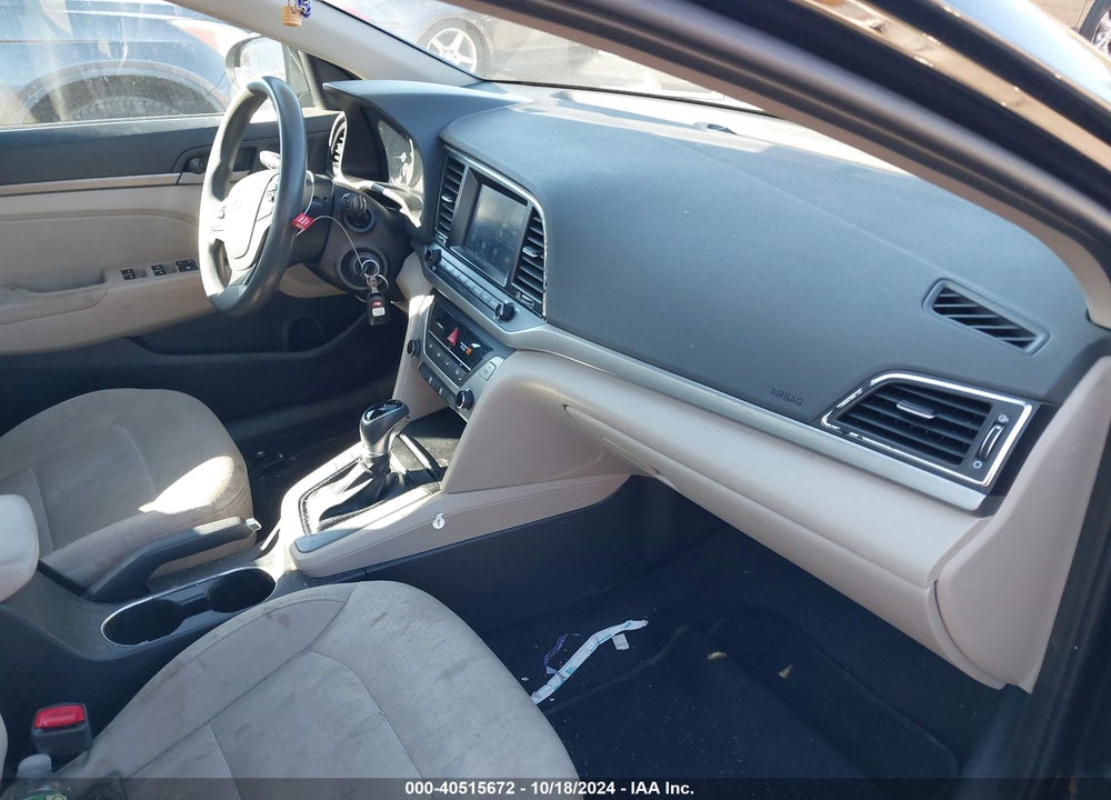2017 HYUNDAI ELANTRA SE VIN: 5NPD84LF8HH101402