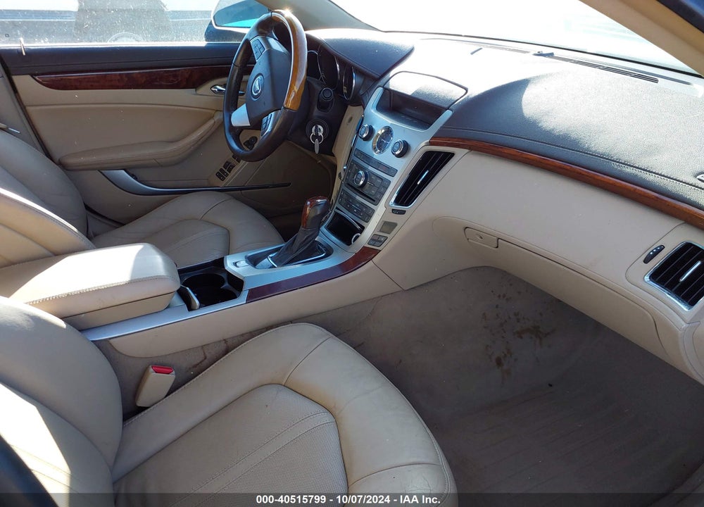 2010 CADILLAC CTS LUXURY VIN: 1G6DH5EGXA0134886