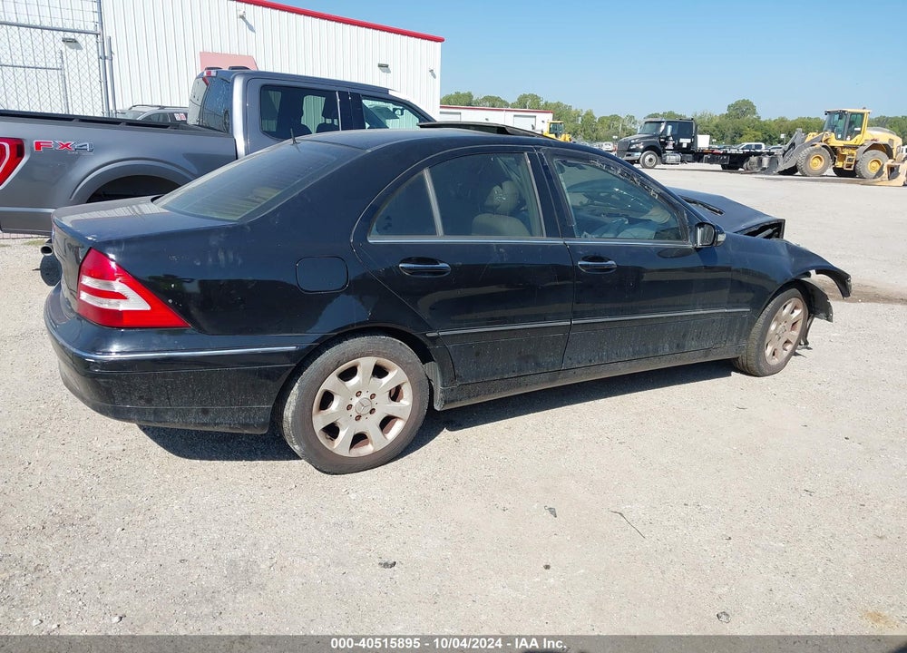 2005 MERCEDES-BENZ C 240 LUXURY VIN: WDBRF61J05A650284