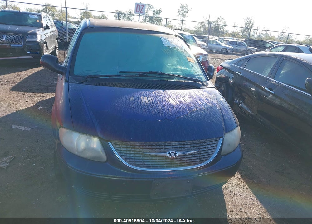 2001 CHRYSLER TOWN & COUNTRY LX VIN: 2C8GP44G31R125007