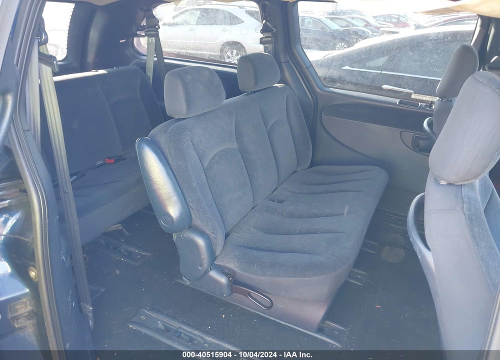 2001 CHRYSLER TOWN & COUNTRY LX VIN: 2C8GP44G31R125007