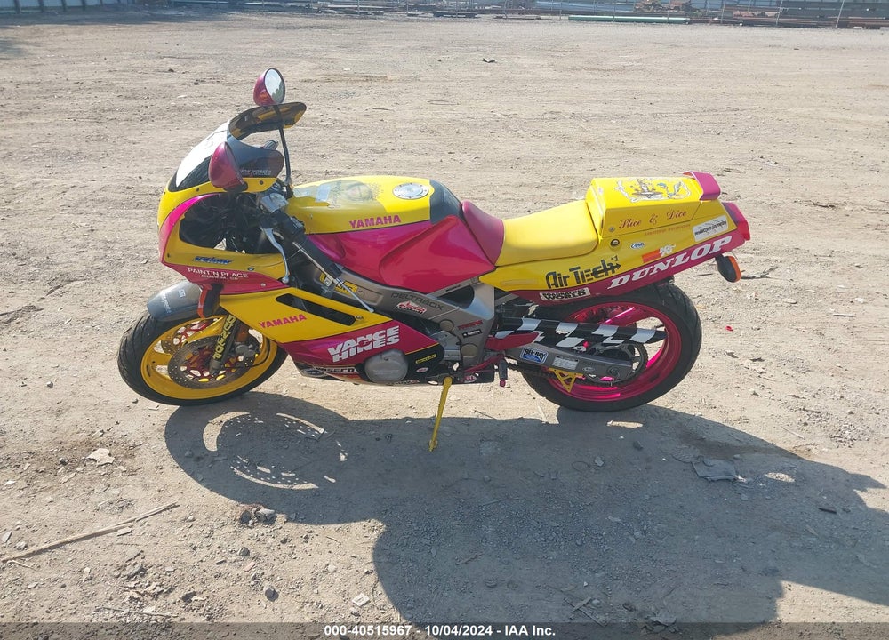 1992 YAMAHA FZR600 R VIN: JYA3HHE09NA041947