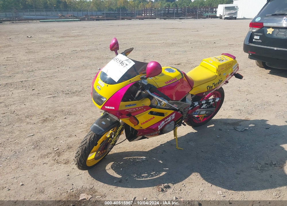 1992 YAMAHA FZR600 R VIN: JYA3HHE09NA041947