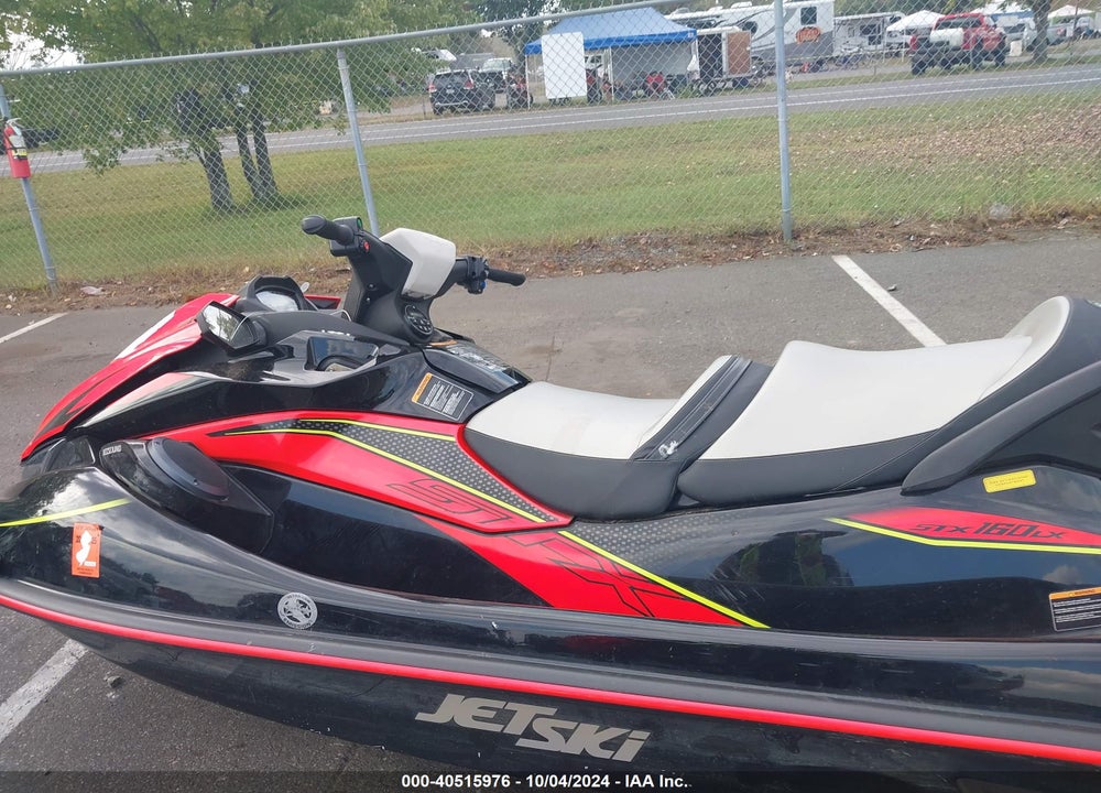 2024 KAWASAKI JET SKI STX VIN: KAW40038F32400000