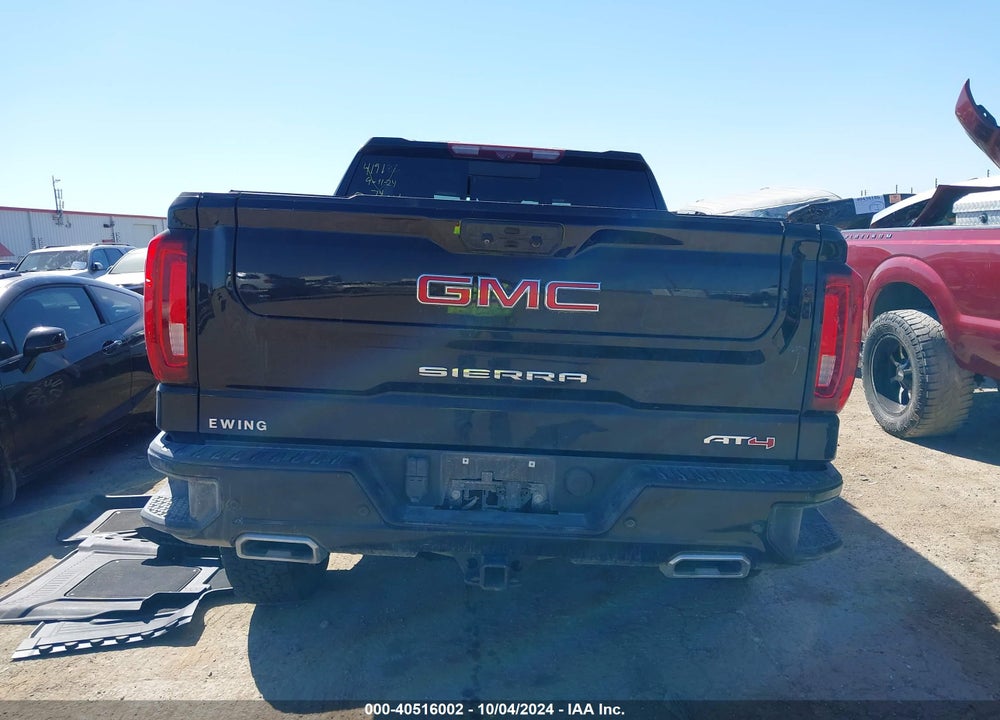 2022 GMC SIERRA 1500 4WD SHORT BOX AT4 VIN: 3GTUUEET8NG562205