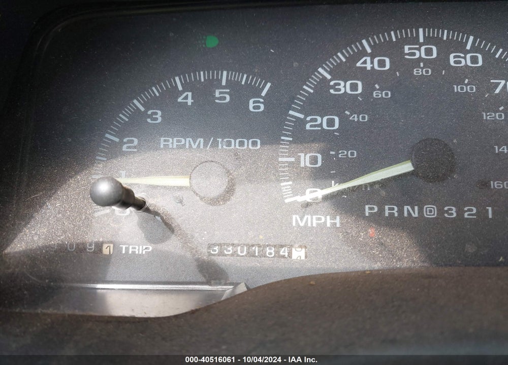 1999 GMC SUBURBAN 1500 SL VIN: 3GKFK16R4XG526738