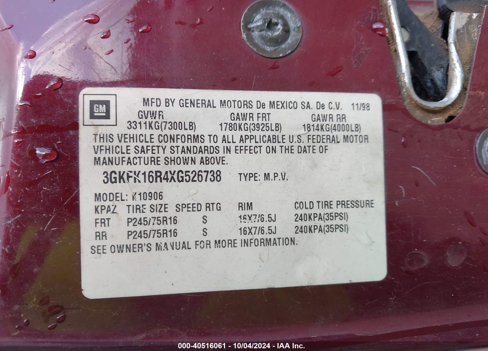 1999 GMC SUBURBAN 1500 SL VIN: 3GKFK16R4XG526738
