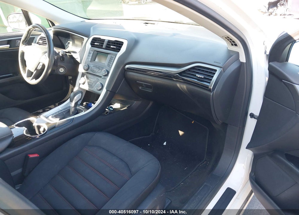 2015 FORD FUSION SE VIN: 3FA6P0H9XFR200844