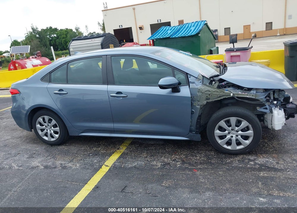 2022 TOYOTA COROLLA LE VIN: 5YFEPMAE7NP310470