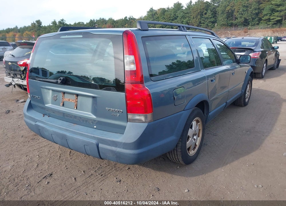 2001 VOLVO V70 XC VIN: YV1SZ58DX11045195