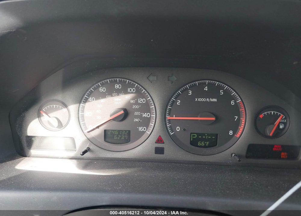 2001 VOLVO V70 XC VIN: YV1SZ58DX11045195