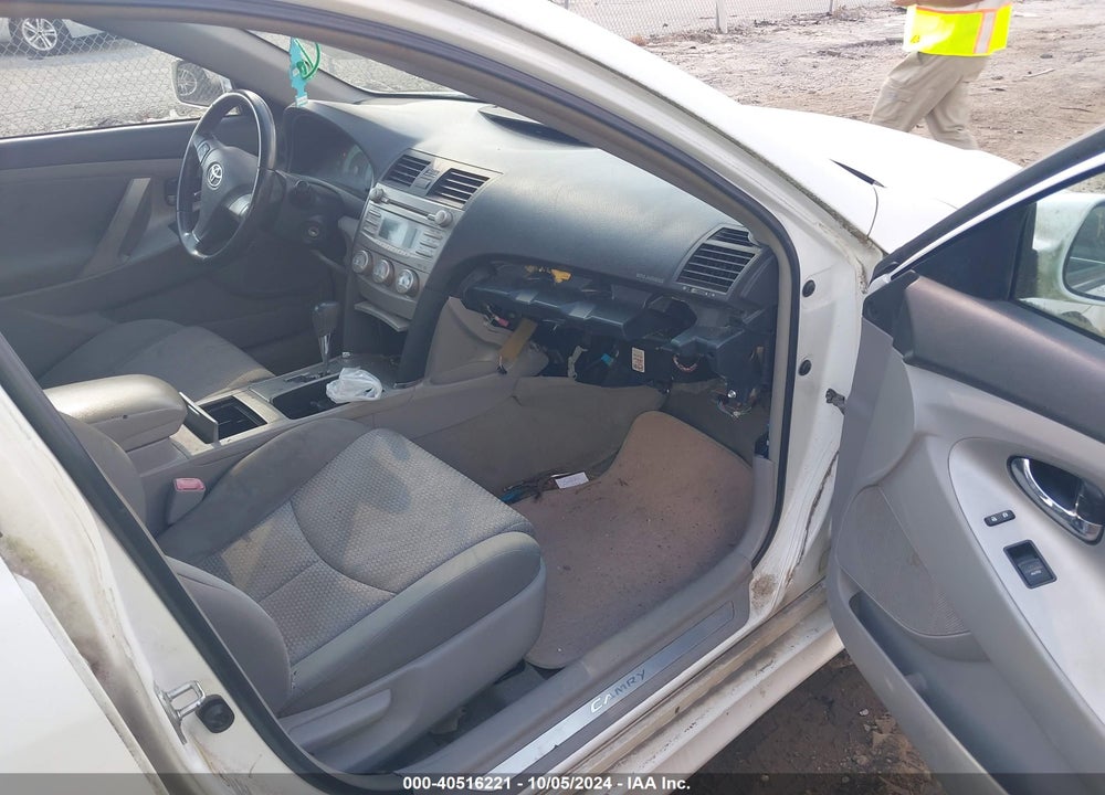 2011 TOYOTA CAMRY SE VIN: 4T1BF3EK0BU739119