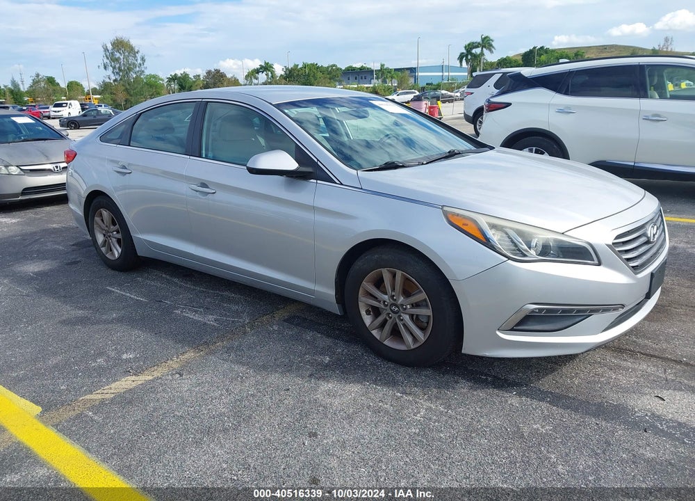 2015 HYUNDAI SONATA SE VIN: 5NPE24AF0FH204352