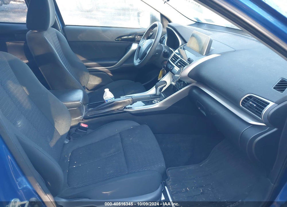 2018 MITSUBISHI ECLIPSE CROSS LE VIN: JA4AT4AA2JZ043935