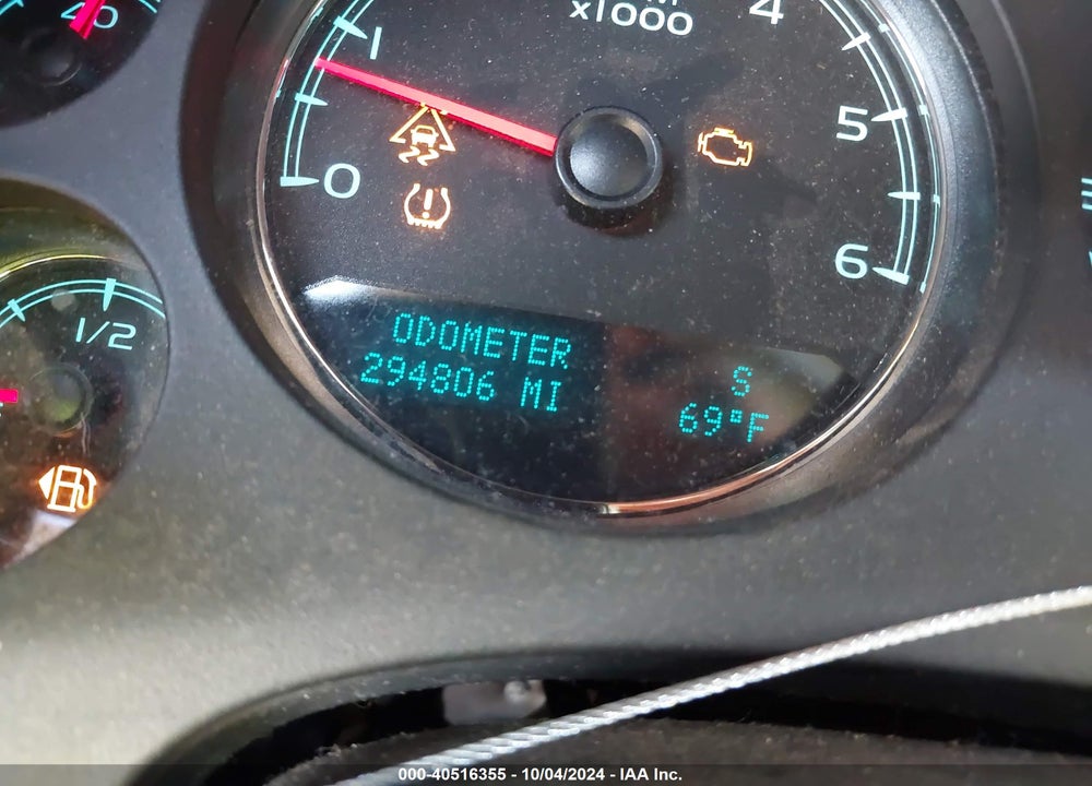 2010 CHEVROLET SUBURBAN 1500 LTZ VIN: 1GNUKKE38AR179872