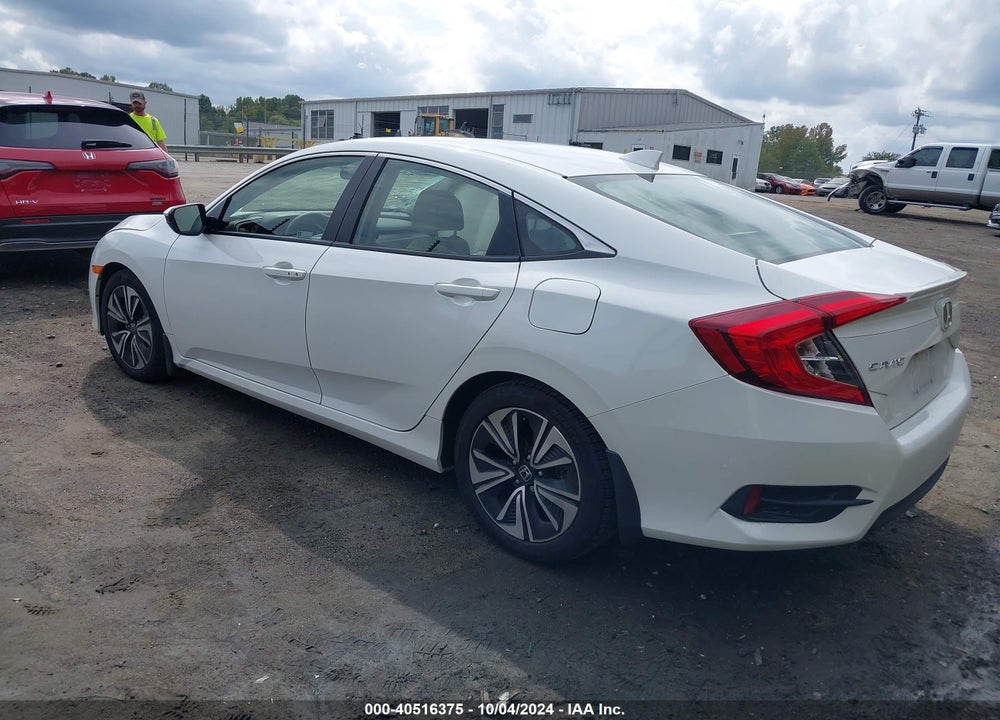 2018 HONDA CIVIC EX-L VIN: JHMFC1F70JX033793