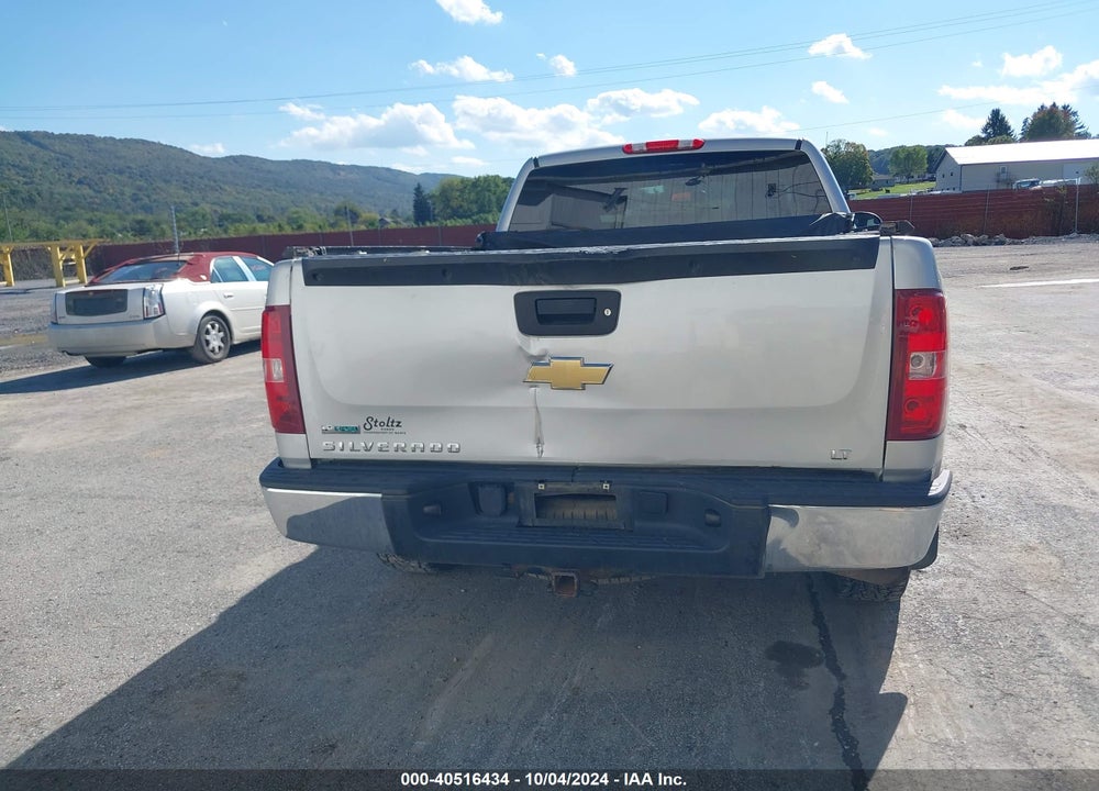 2011 CHEVROLET SILVERADO 1500 LT VIN: 1GCRKSE33BZ301134