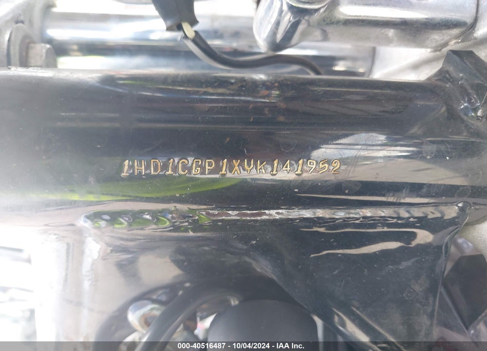 2000 HARLEY-DAVIDSON XL1200 C VIN: 1HD1CGP1XYK141952
