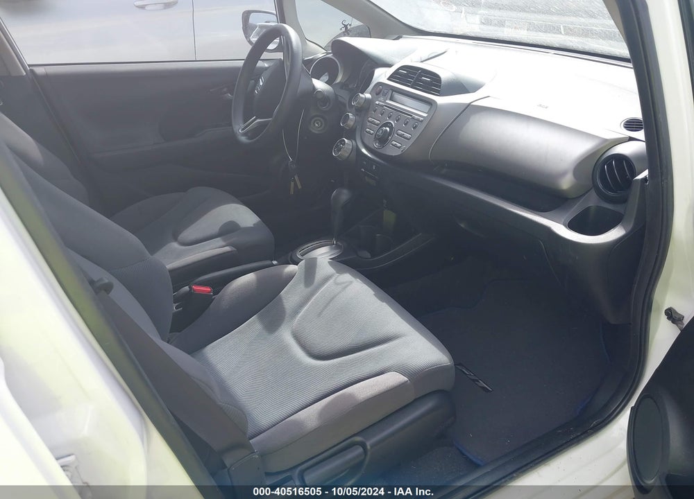 2013 HONDA FIT VIN: JHMGE8H34DC037021