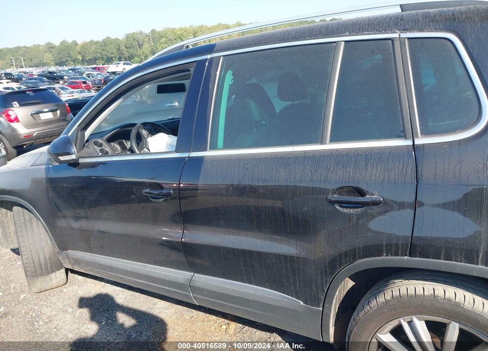 2015 VOLKSWAGEN TIGUAN SE VIN: WVGAV7AX1FW523796