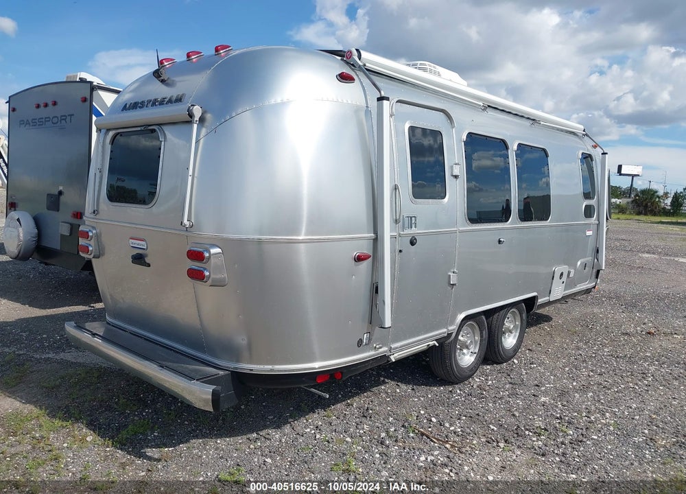 2024 AIRSTREAM INTERNATIONAL VIN: 1STKFAG27RJ569473