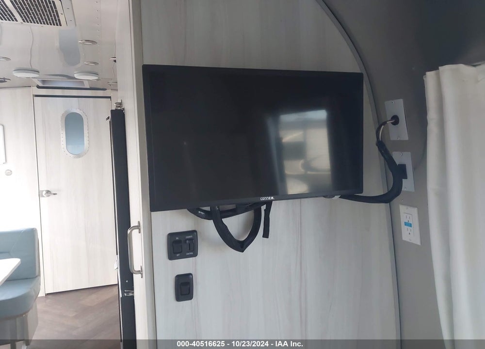2024 AIRSTREAM INTERNATIONAL VIN: 1STKFAG27RJ569473
