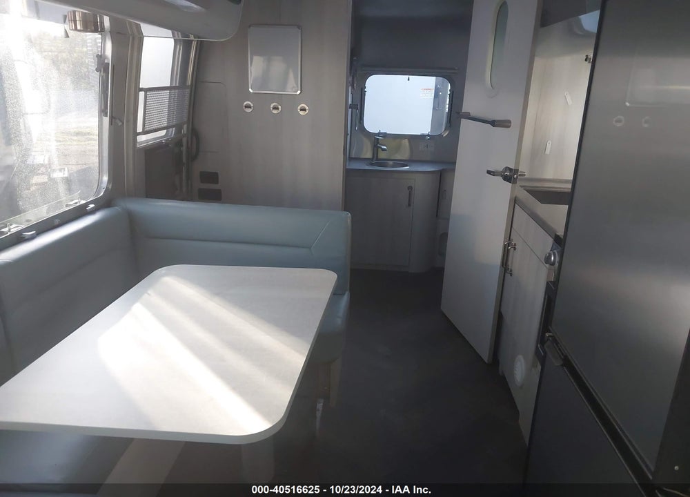 2024 AIRSTREAM INTERNATIONAL VIN: 1STKFAG27RJ569473