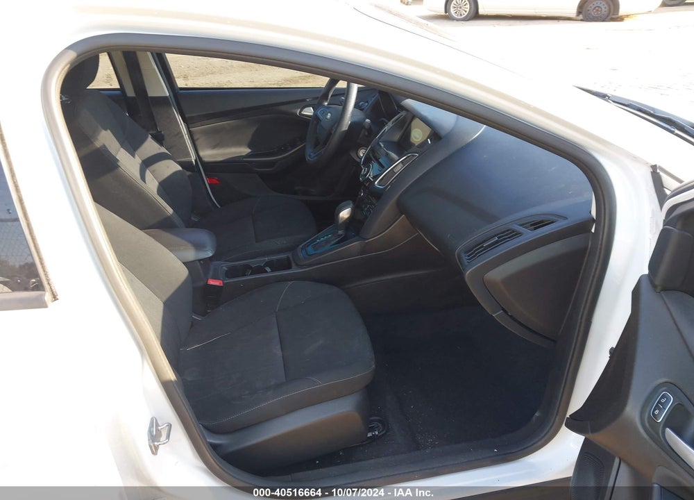 2017 FORD FOCUS VIN: 1FADP3H24HL272197