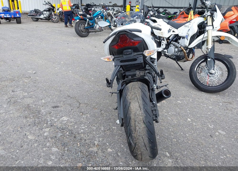 2021 KAWASAKI ZX636 K VIN: JKBZXJH12MA009195
