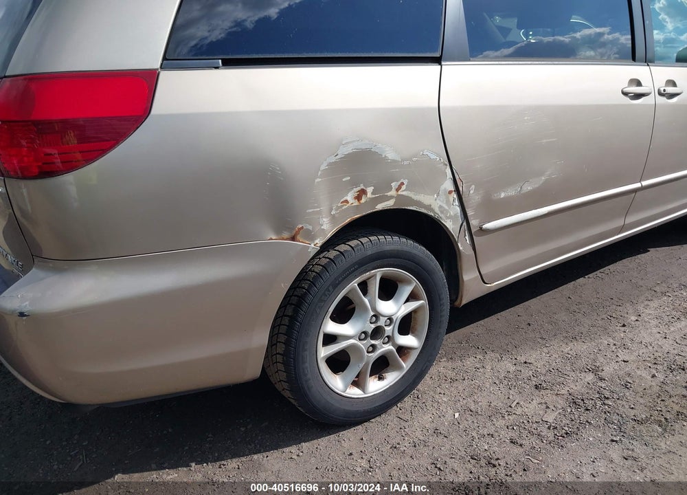2004 TOYOTA SIENNA XLE VIN: 5TDBA22C14S018793