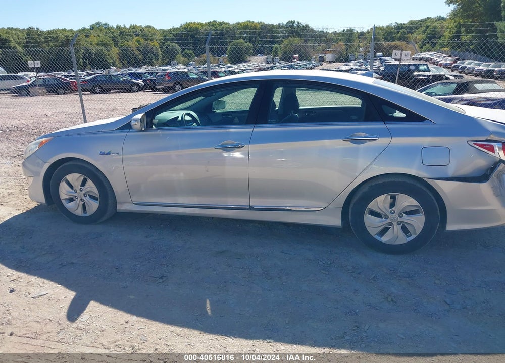 2014 HYUNDAI SONATA HYBRID VIN: KMHEC4A43EA117607