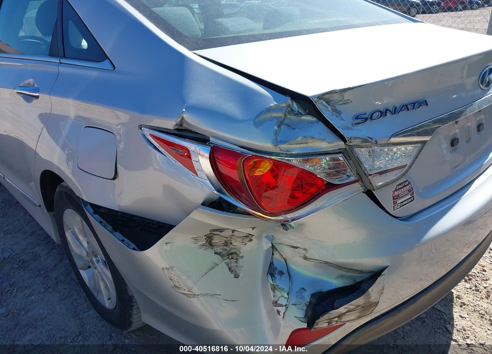 2014 HYUNDAI SONATA HYBRID VIN: KMHEC4A43EA117607