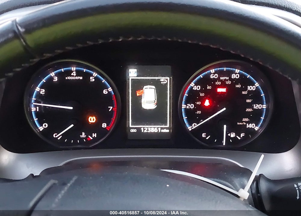 2017 TOYOTA RAV4 XLE VIN: JTMWFREV1HJ101118