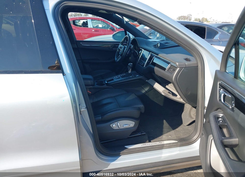2017 PORSCHE MACAN S VIN: WP1AB2A51HLB18135